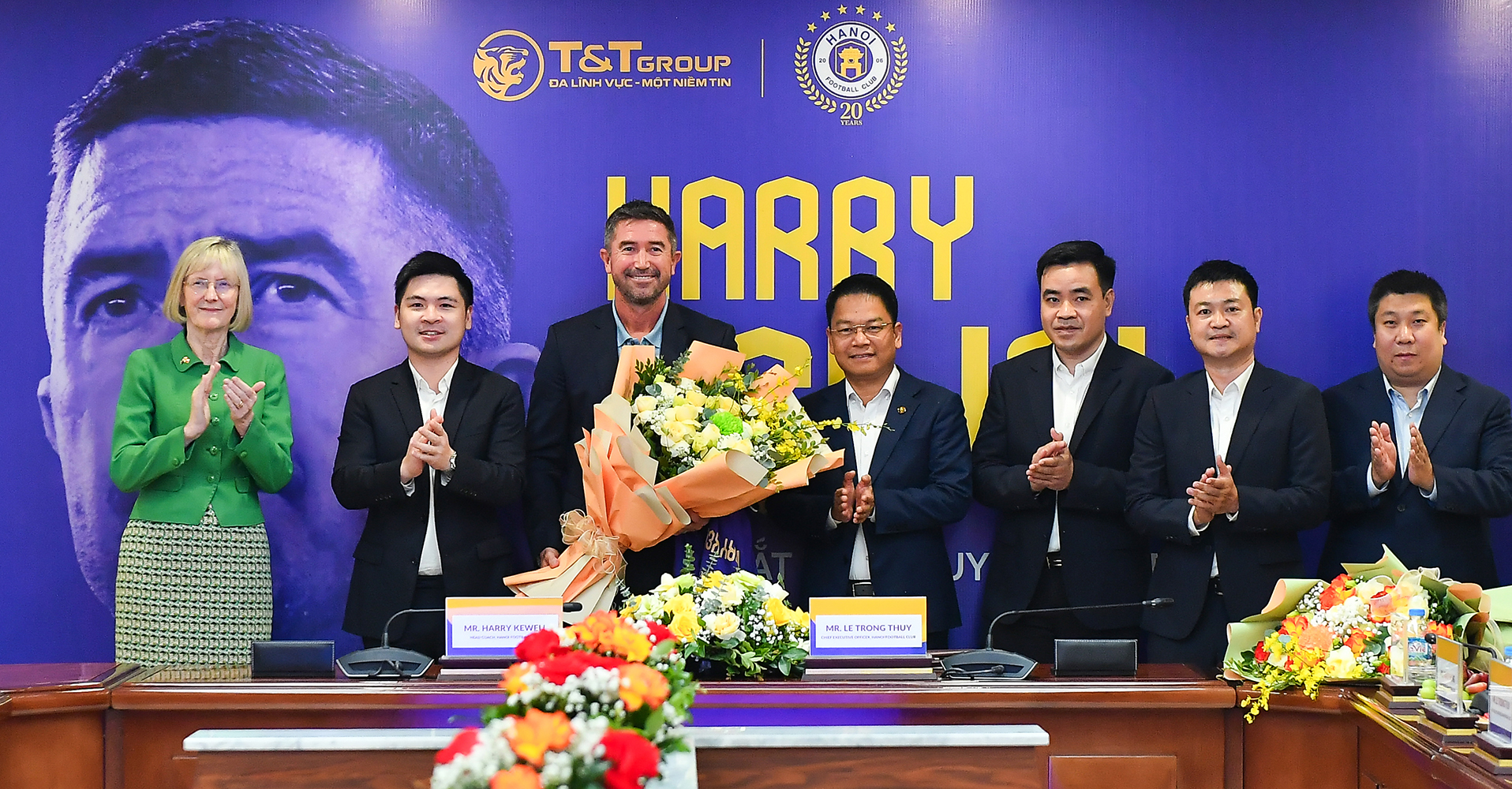 CLB bóng đá Hà Nội ra mắt huấn luyện viên trưởng Harry Kewell: Khát vọng vươn tầm châu lục